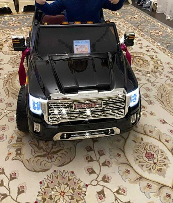 Детская машина электромобиль