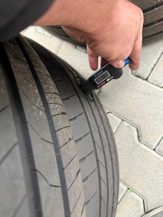 235 50 R20 vara, Bridgestone