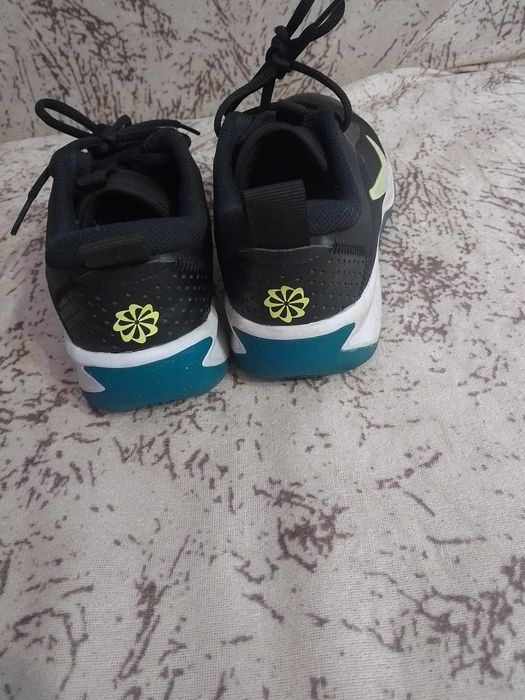 Nike Omni Multi-Court 39 номер