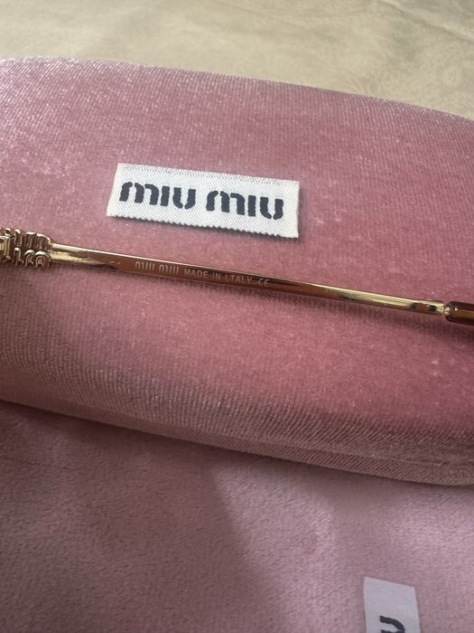 Продам новые Очки miumiu