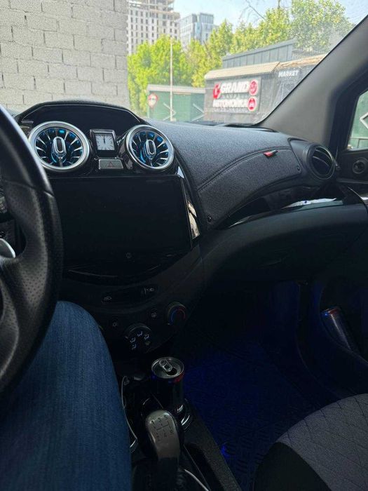 Продается Chevrolet Spark 1.25L 2013г Сотилади