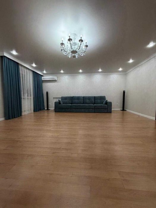 8ми комнатная квартира в элитном доме, район Алматы(Курмыш)