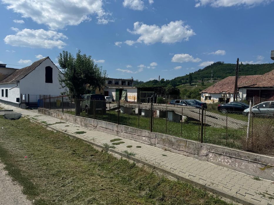 Se vinde proprietate industriala 13355 mp curti/constructii intravilan