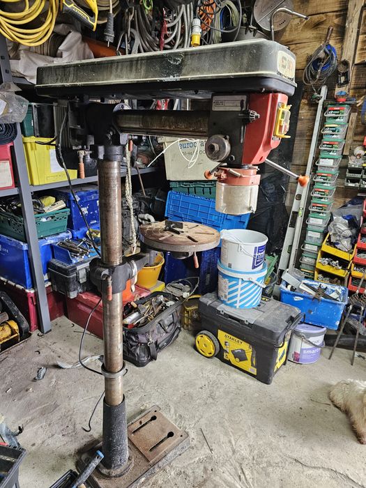 Mașină de găurit.