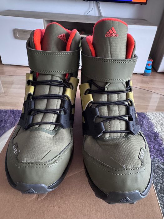 Ghete sport copii Terrex Adidas, mărimea 33 1/2 EU