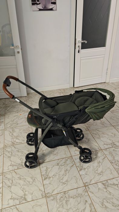 Детская коляска Joie.