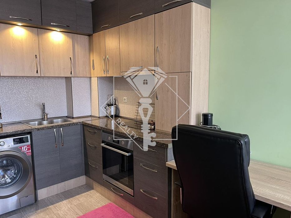 Продава се Двустаен апартамент в Пловдив, Южен - 50 кв.м за 2060 €/кв.м - Снимка #1