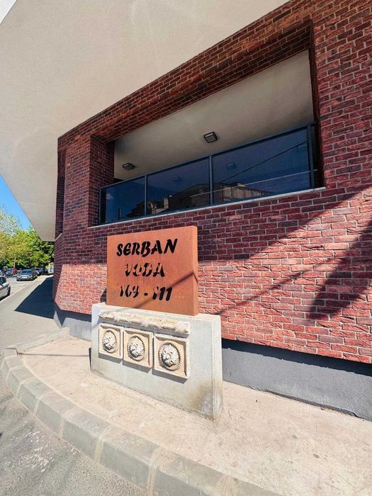 Spatiu Comercial de inchiriat Serban voda 109-111 office  - servicii