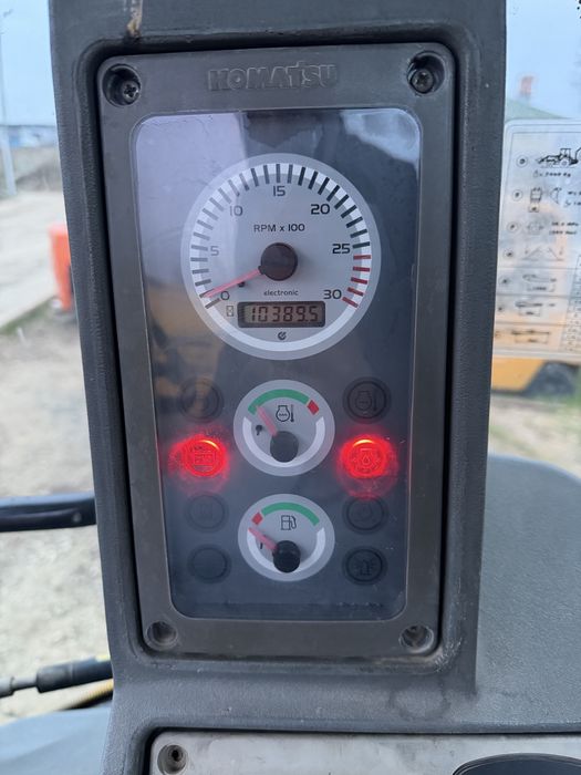 De vanzare buldoexcavator komatsu 2011