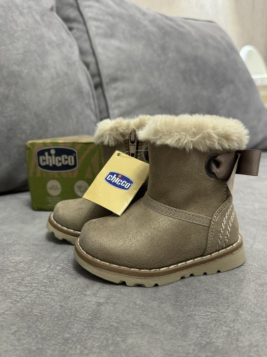 Детские сапоги для девочки