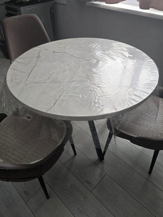 Продам столы 2 шт.