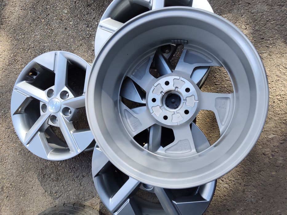 16" оригинални алуминиеви джанти за Hyundai Kona/Kia.