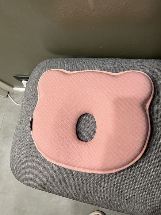 Бебешка възглавничка против “плоска главичка”