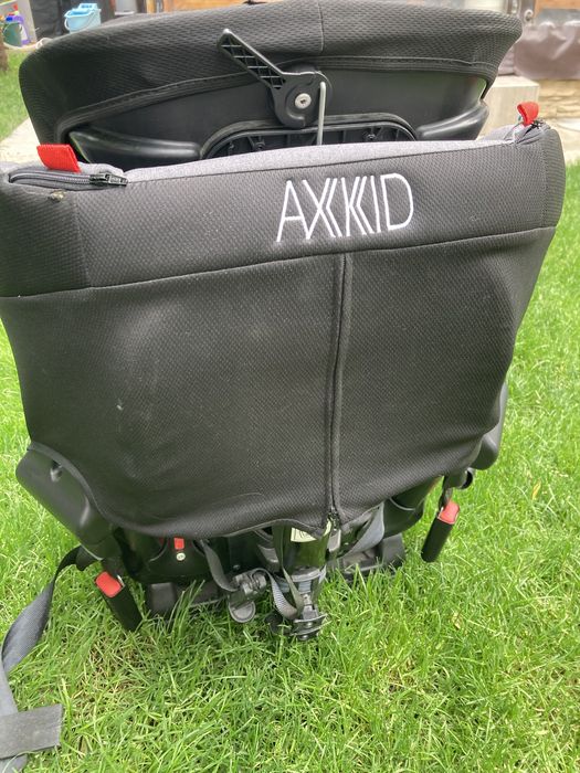 IMPECABIL - Scaun auto Axkid 9-25 kg, isofox + centura.