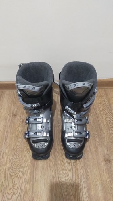 Продам горнолыжные ботинки