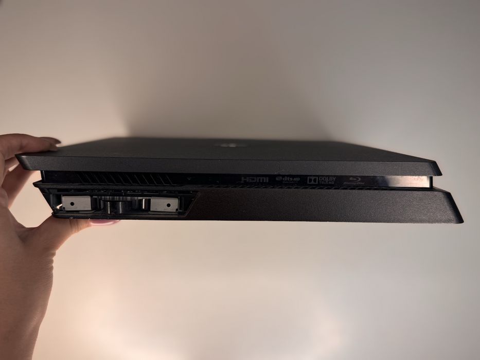 Sony PlayStation 4 Slim