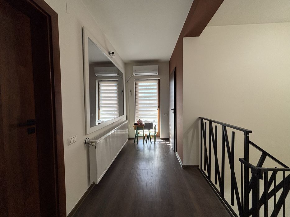 Jumatate de duplex modern, proaspat renovat, 150 mp, 4 dormitoare