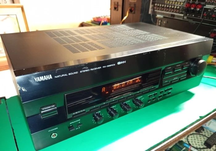 Amplituner / Amplificator audio Yamaha RX-396 RDS: 5 intrari, 4 iesiri