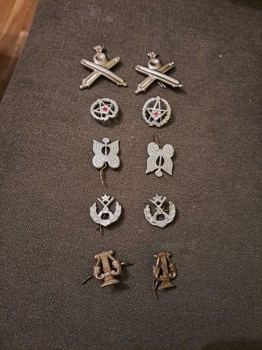 Военни атрибути знаци и др.