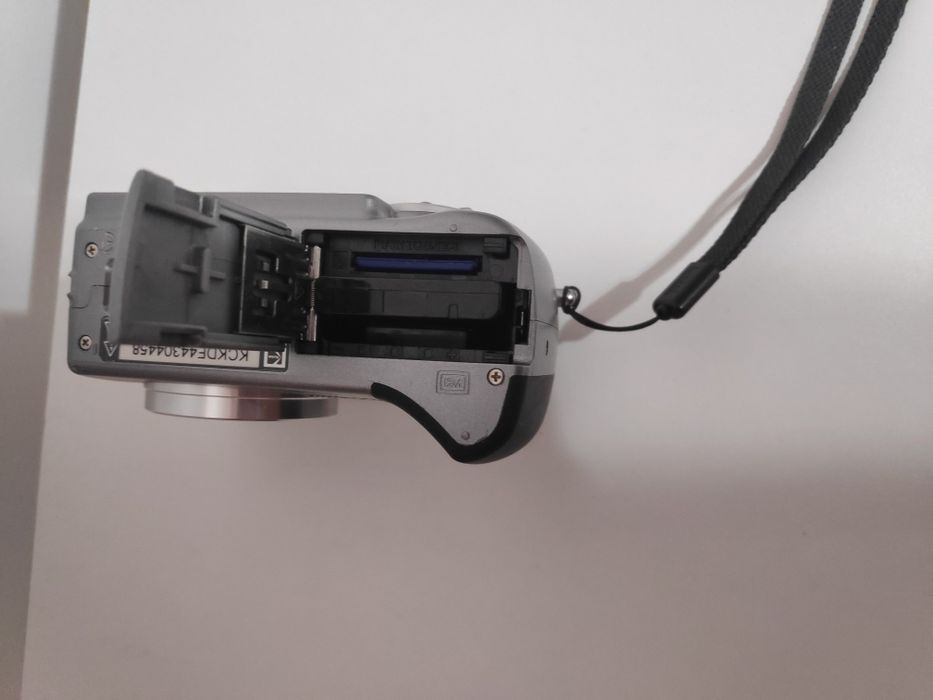 Kodak Easyshare DX7440 4 MP Digital Camera 4x Optical Zoom