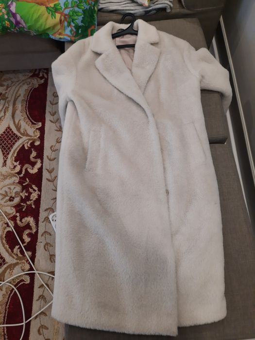 Продам шубку белая 44 размер(М)