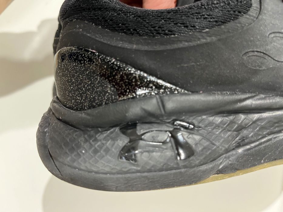 Маратонки UNDER ARMOUR -черни