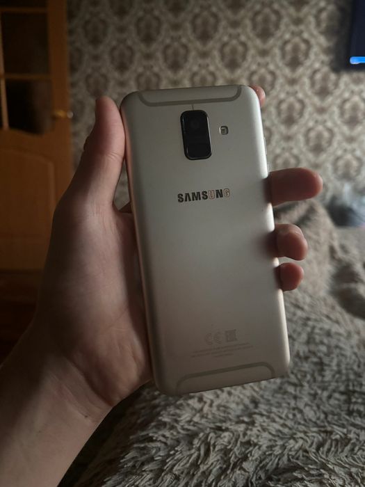 Продам Самсунг а6