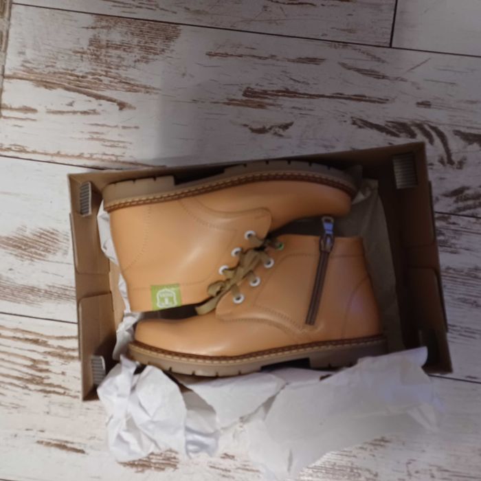 Страхотни  обувки естествена кожа  на ниска цена