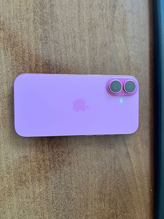 iphone 16 pink като нов