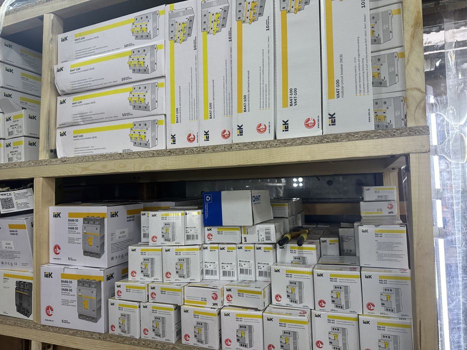 IEK автоматчиский виключатель диллер