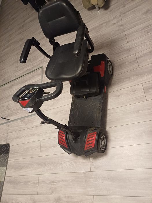 Carut electric handicap invalizi in perfecta stare de functionare
