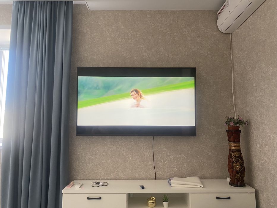 Телевизор LG продам