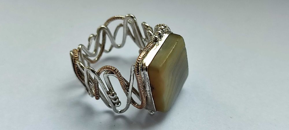 Необычное серебряное кольцо с натуральным камнем АГАТ