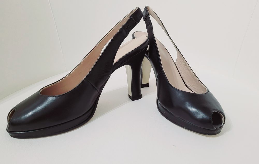 Sandale piele neagra marime 36