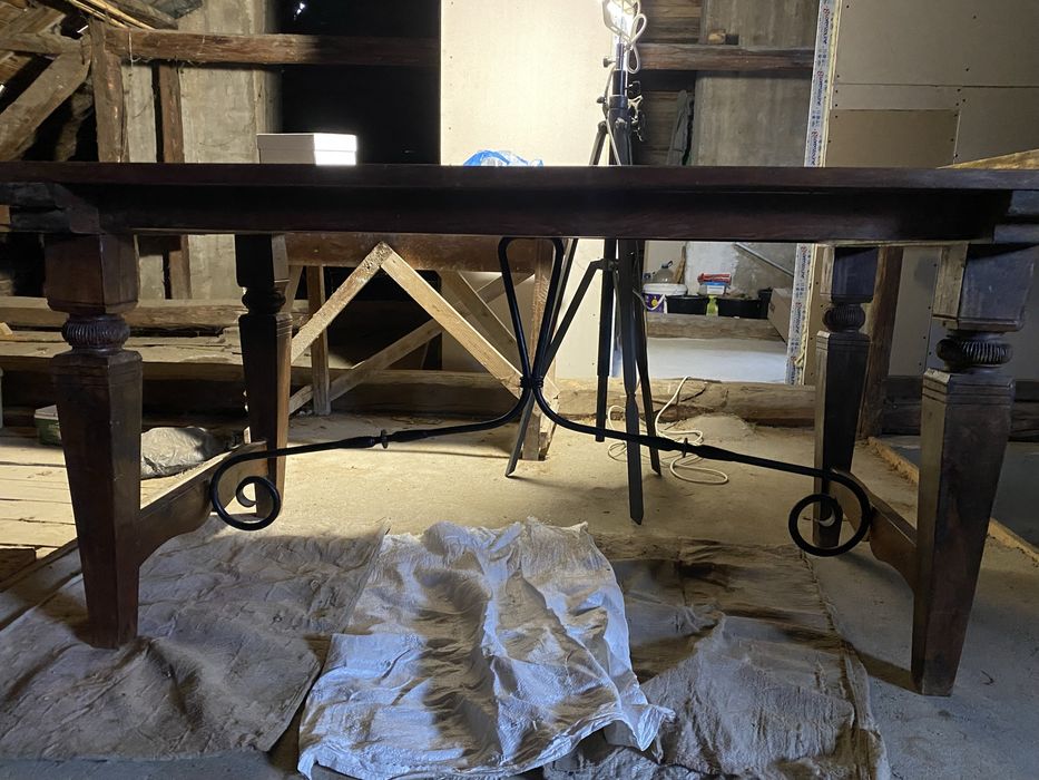 Масивни дървени маси