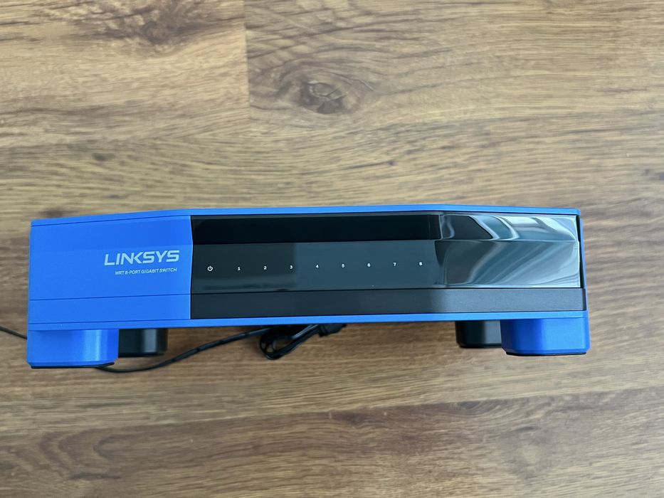Linksys SE4008 - Gigabit switch 8 порта