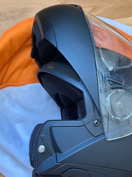 Мото каска черен мат 55 размер Schuberth C4 flip up black ma