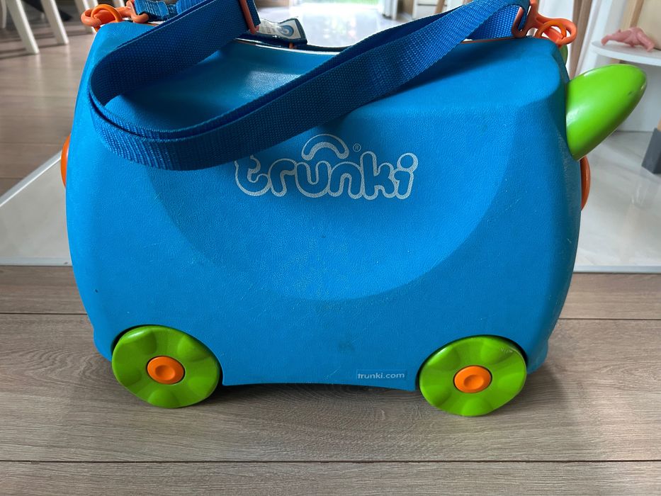 Детски куфар за яздене Trunki Terrance с обем от 18 литра и размери като за ръчен багаж в самолета, за деца 3-6 години