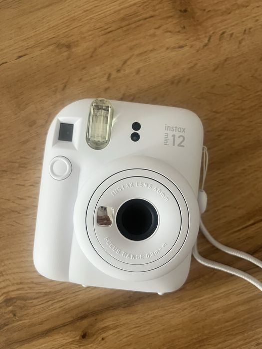 Фотоапарат за инстантни снимки instax mini 12