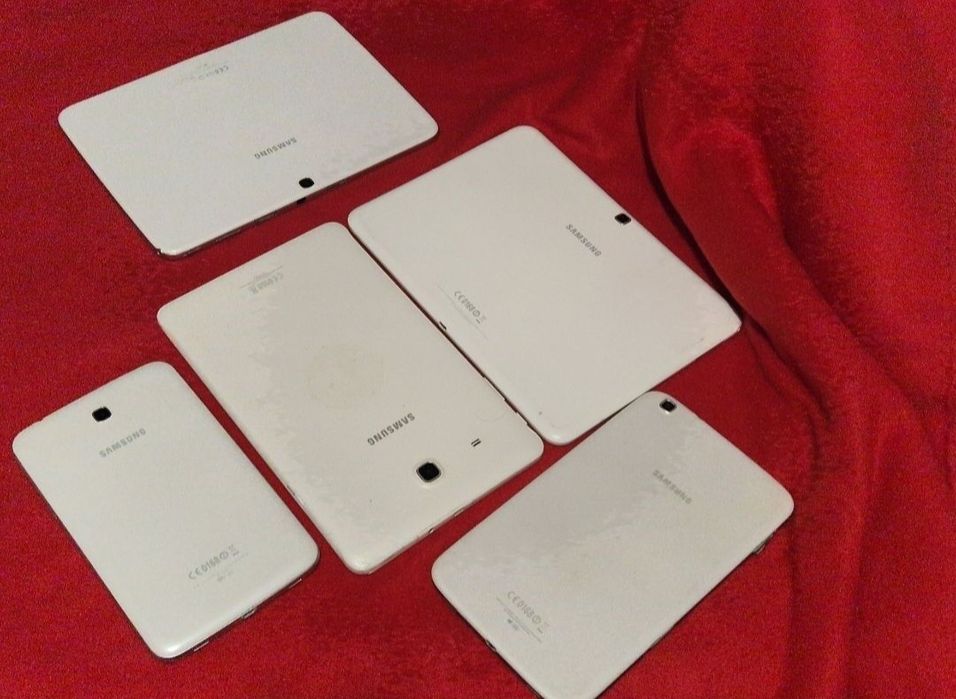 Tableta Samsung pentru colecție sau piese.  Pret/ bucata