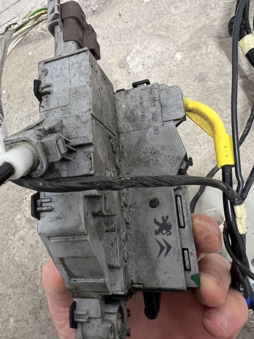 Оригинална задна брава Citroen Jumpy 2010