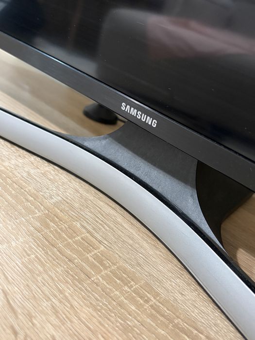 Телевизор Smart LED Samsung 49KU6172, Извит, 49" (123 см), 4K Ultra HD