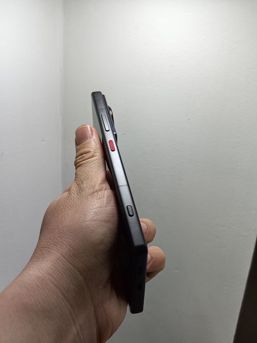 Zte Z70 Ultra 12/256 Gb sotiladi