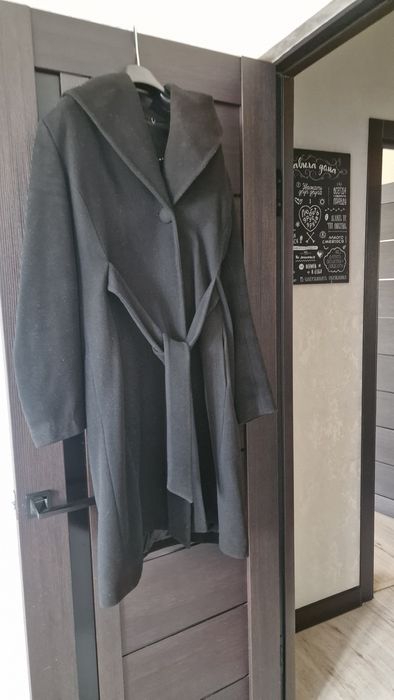 Продам утеплённое пальто.