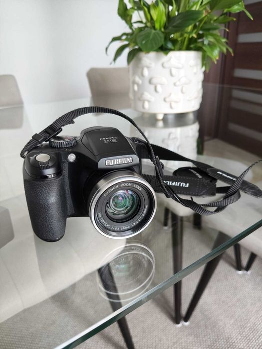 Camera foto Fujifilm FinePix S5700
