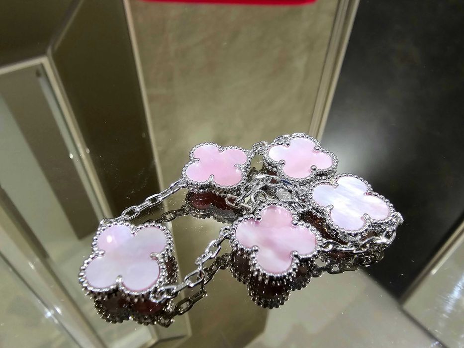 Van Cleef & Arpels VCA Silver Pink Opal 5 Motif Alhambra Дамска Гривна