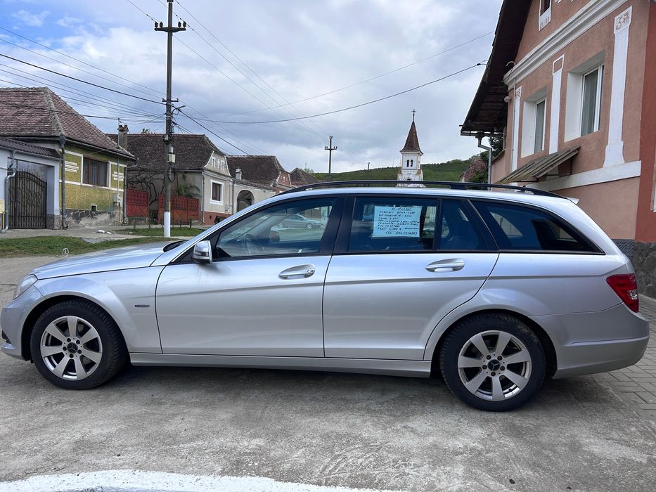 Vând Mercedes-Benz C200 W204 – 136 CP