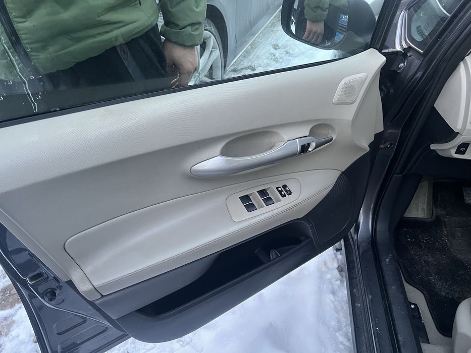 Toyota Auris 2.2 DCAT на части