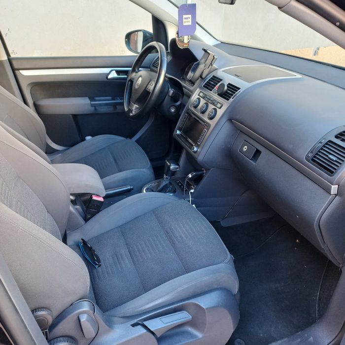 VOLKSWAGEN Touran 2010 — imagine 5