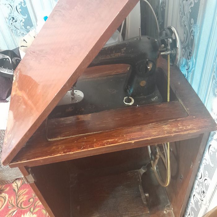 Тикув машина сотилади